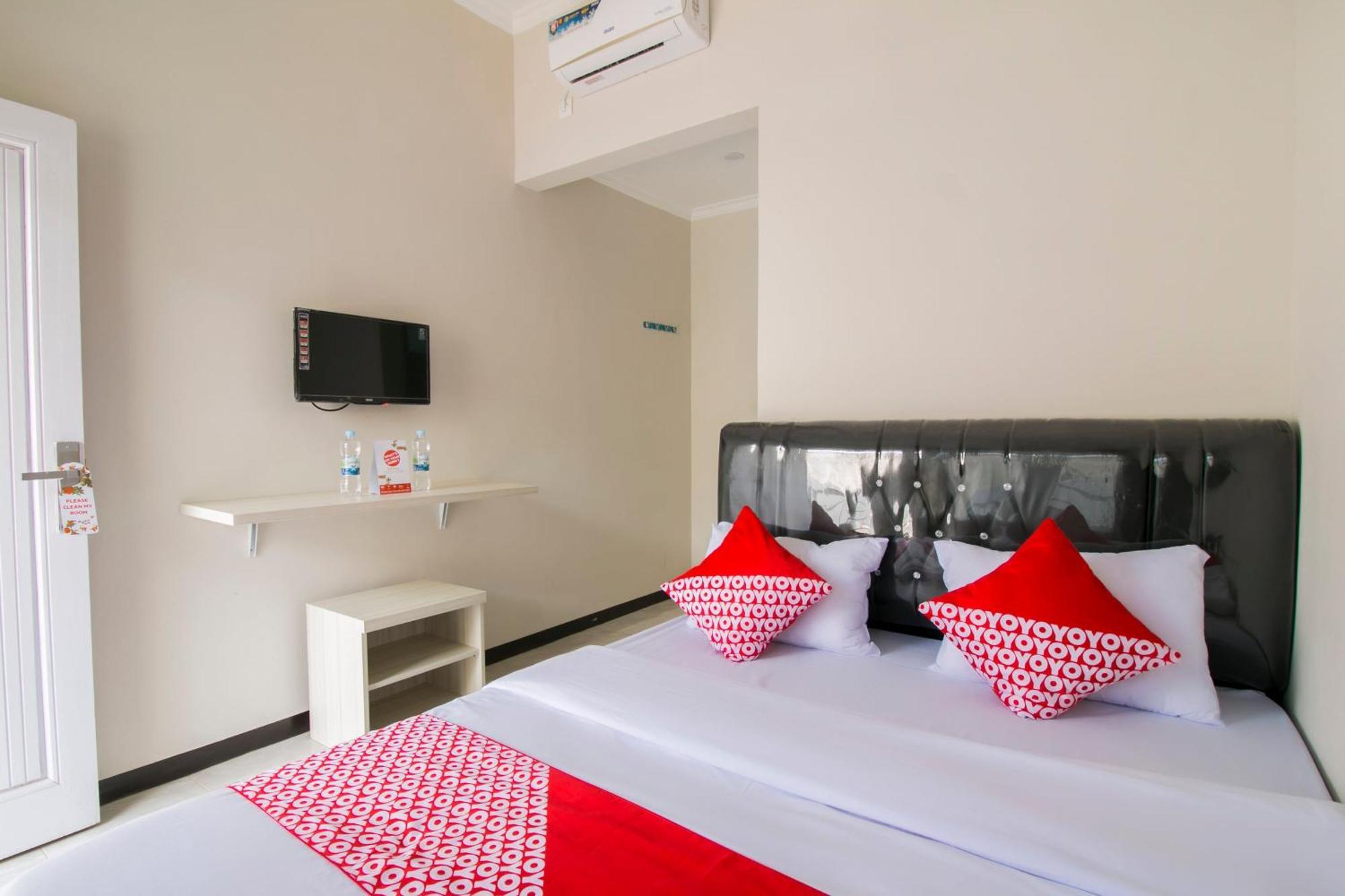 Oyo 1078 Fakhira Residence Cianjur Buitenkant foto