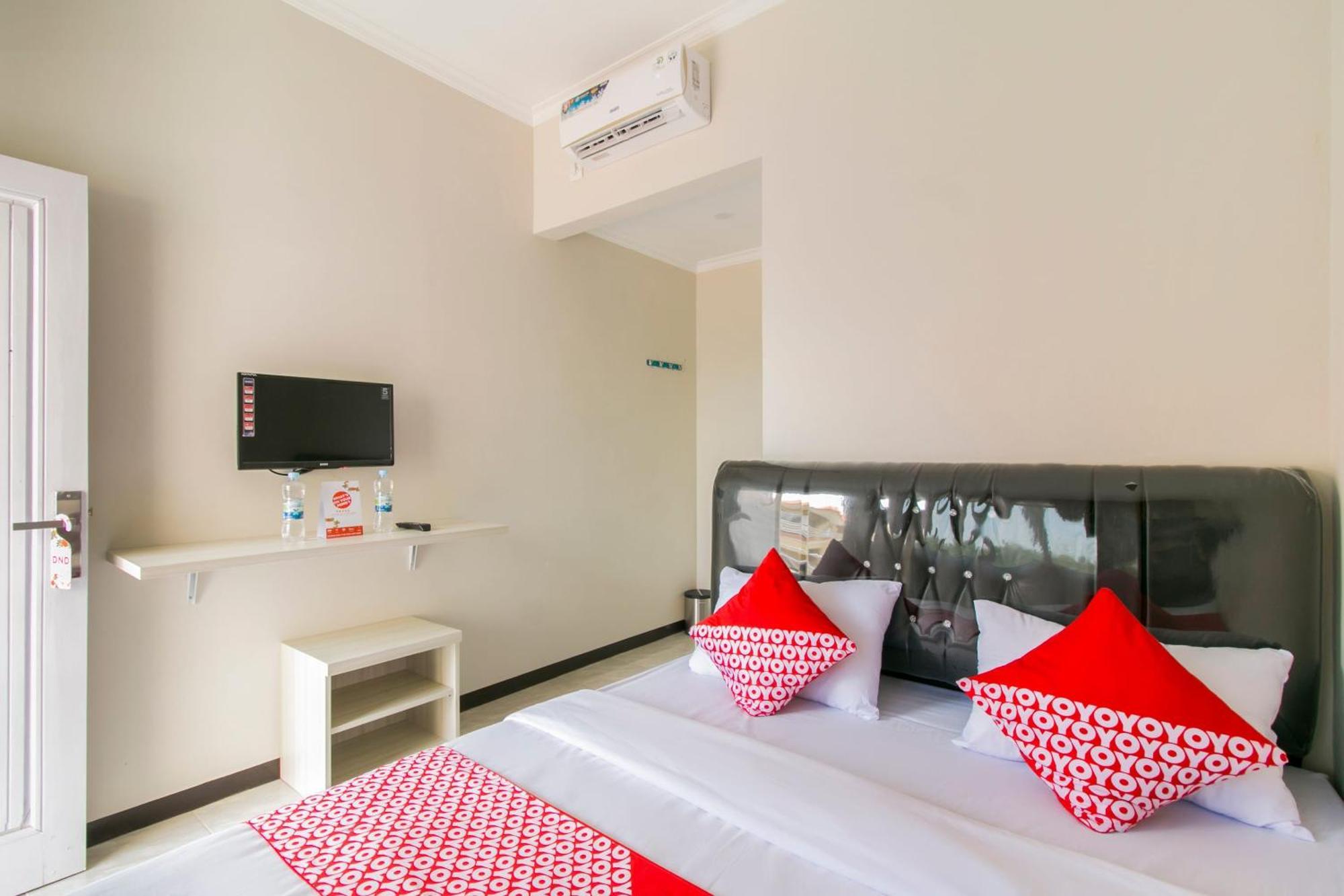 Oyo 1078 Fakhira Residence Cianjur Buitenkant foto